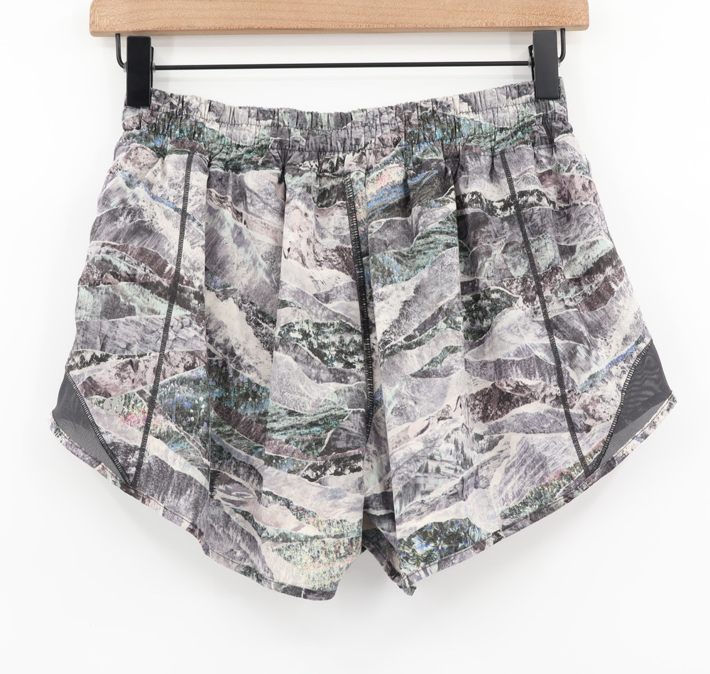 Lululemon Sz 6 Hotty Hot Short II 4" Inseam Lined Springscape Multi